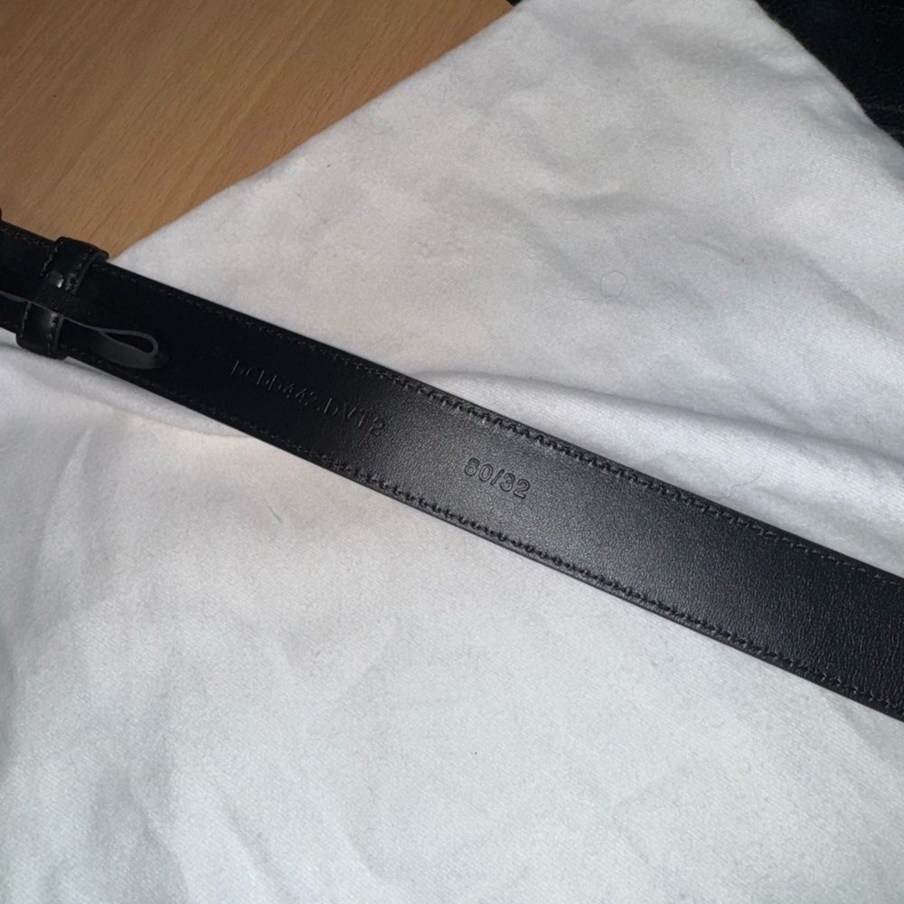 Black Leather Belt with Medusa Buckle - Picture 3 of 6